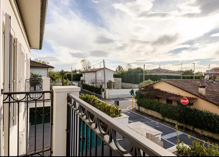 Villa Jade - 4 Bdr And Swimming Pool - Forte Dei Marmi